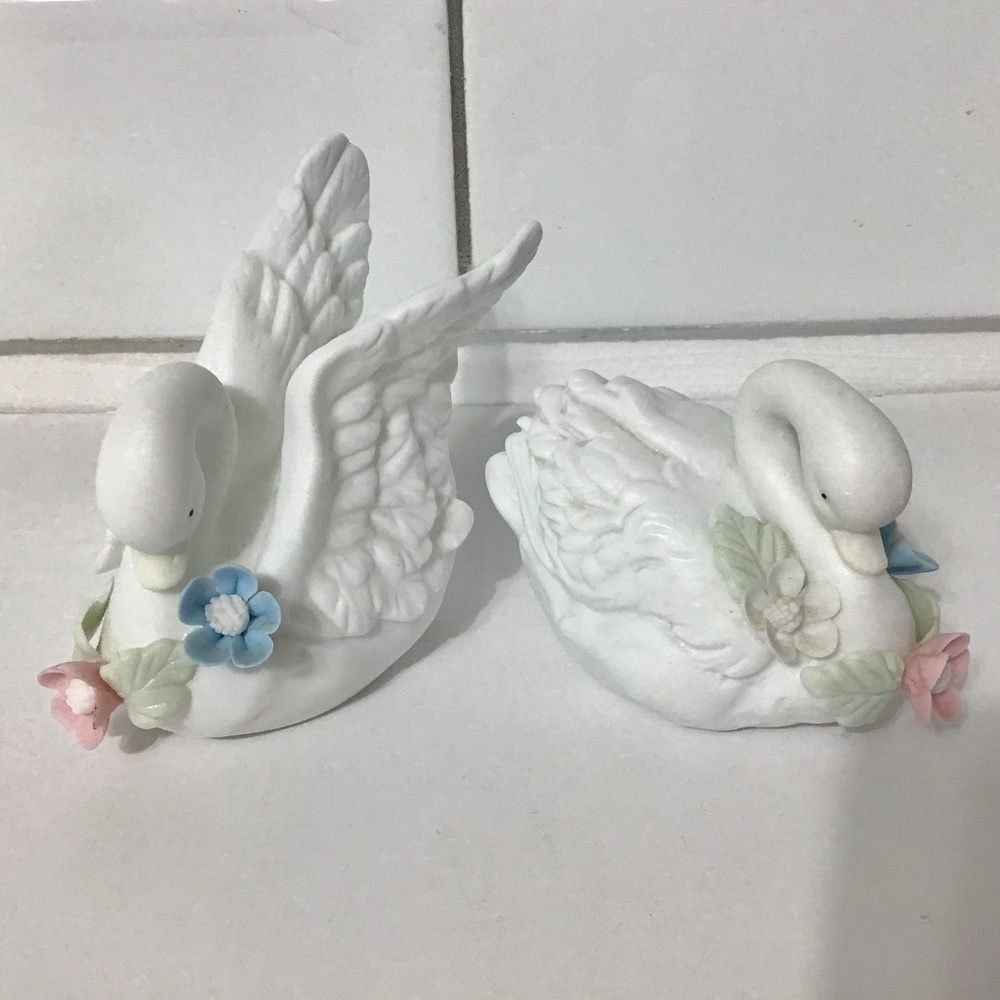 VTG White Matte Porcelain Swans with Floral Motif Taiwan